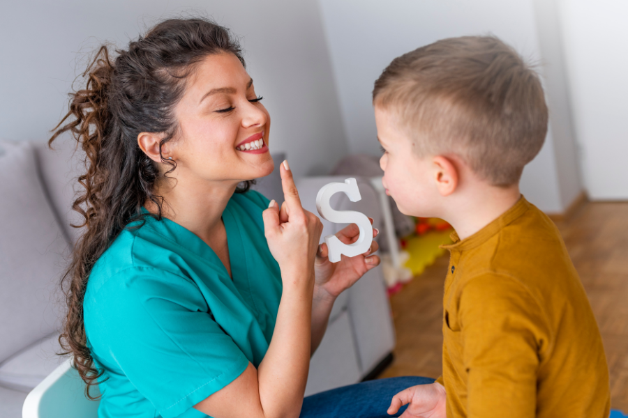 speech therapy articulation with child